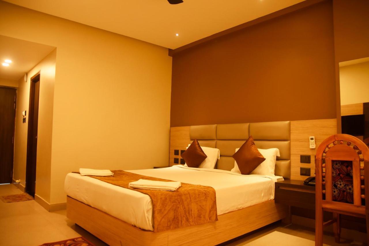 Hotel Om International Gokarna  Bagian luar foto