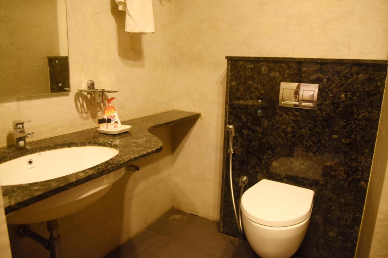 Hotel Om International Gokarna  Bagian luar foto