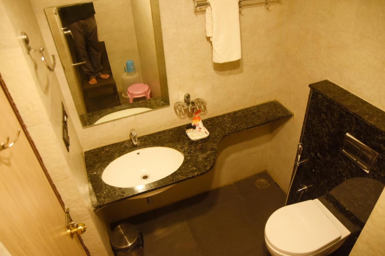 Hotel Om International Gokarna  Bagian luar foto